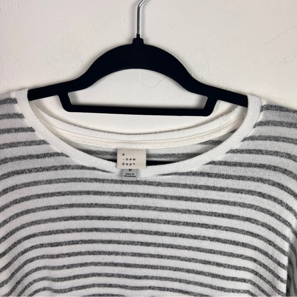 A New Day striped top lightweight sweater - Picture 5 of 9